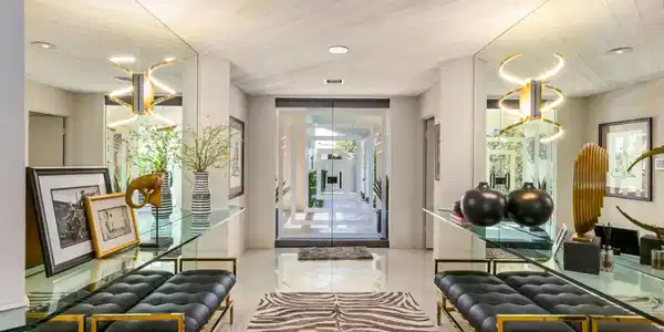 10 Lafayette Drive