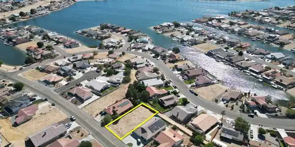 26481 Silver Lakes