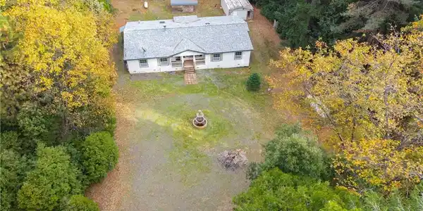 17 Weiss Hill Road