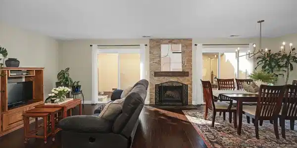 11 Donner Creek Ct
