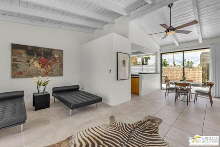 858 N Calle De Mimosas