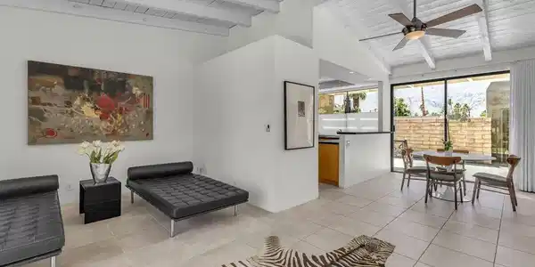 858 N Calle De Mimosas