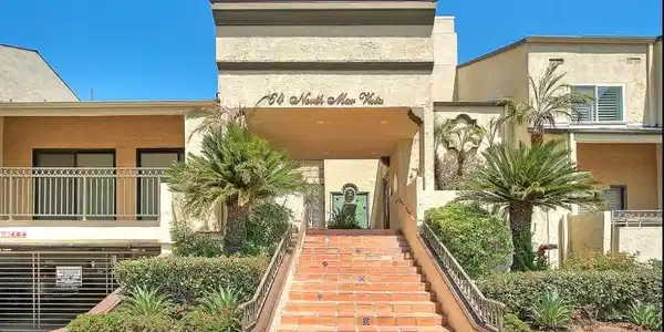 64 N Mar Vista Avenue