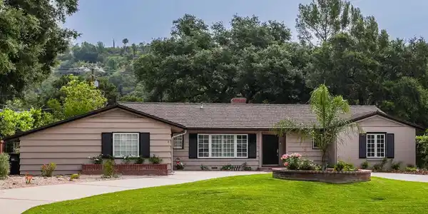 1538 Highland Oaks Drive
