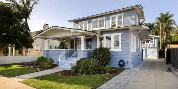 1867 Poli Street