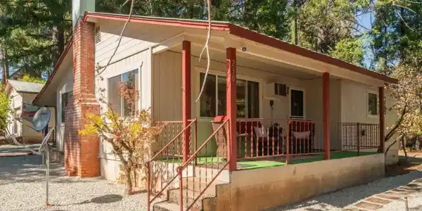 230 Lakeview Dr.