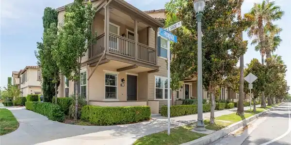 816 E Promenade