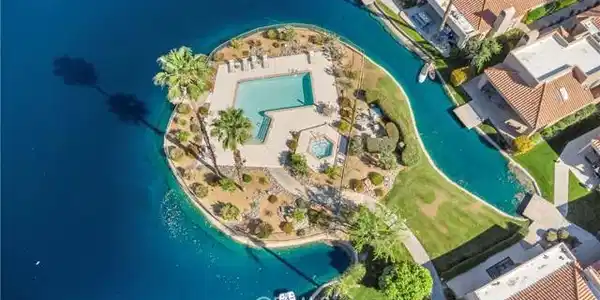 9 Lakeshore Drive