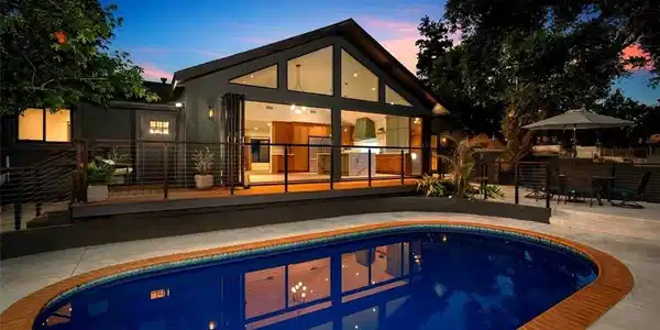 32 W Las Flores Drive