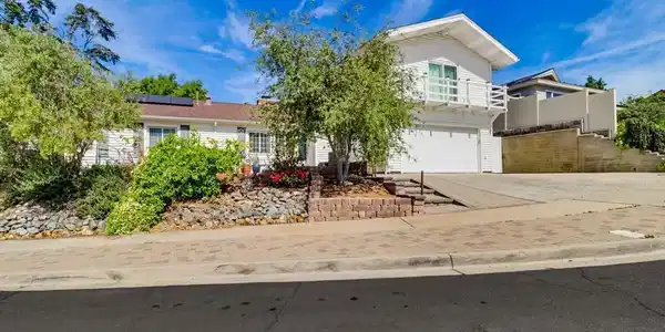 1570 Villa Crest Dr