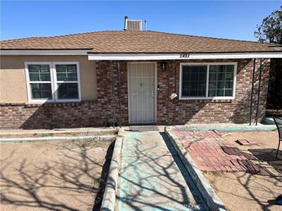 1451 Riverside Dr