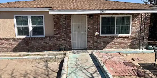 1451 Riverside Dr