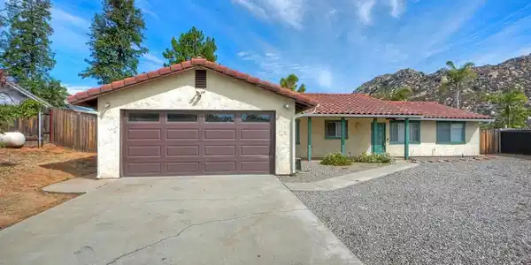 24940 Abalar Way