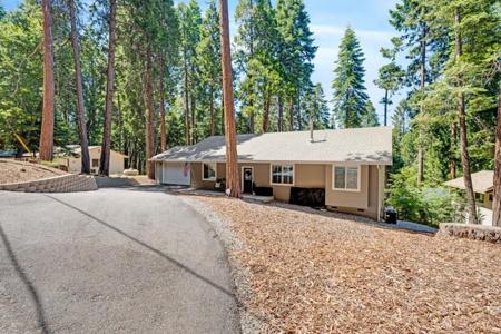 3884 Opal Trail