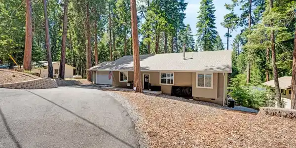 3884 Opal Trail