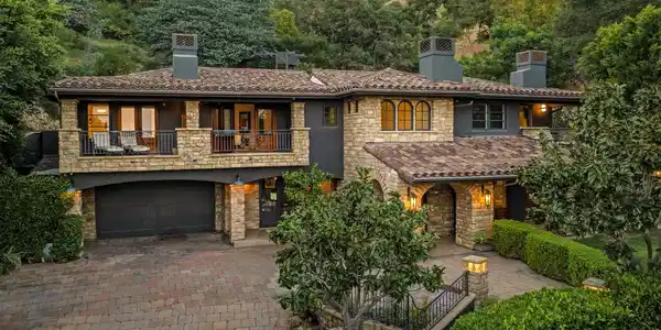 330 E Mountain Drive