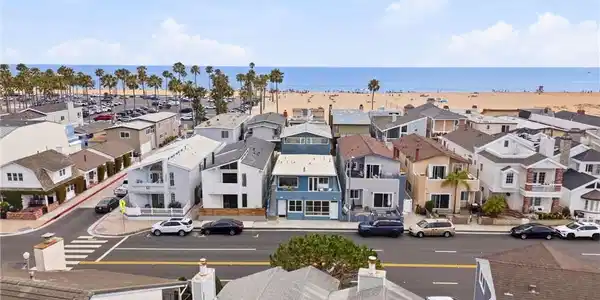419 E Balboa