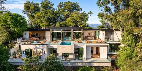 12752 Mulholland Drive