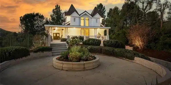 28933 Wagon Road