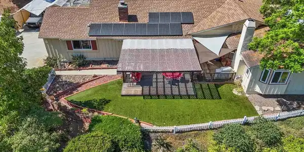 4245 Avenida Gregory