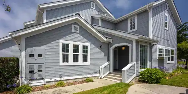 12 Bayhill Place