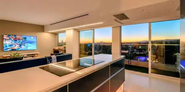 838 N Doheny Drive