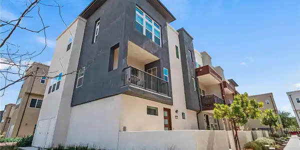 27013 Hummingbird Lane