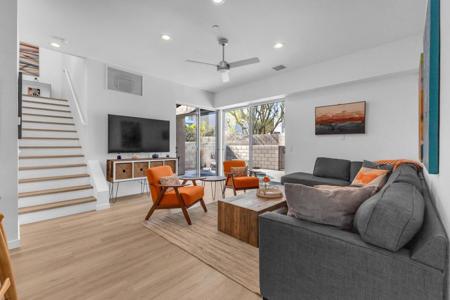 220 Enterprise Way