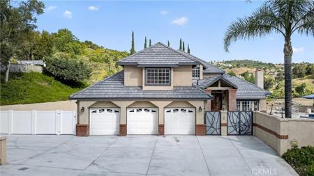 1050 N High Knoll