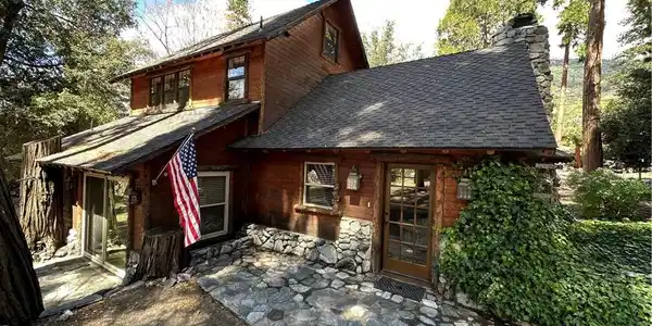 9120 Torrey Pines