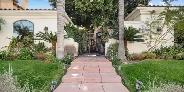 15001 Colonia De Las Rosas