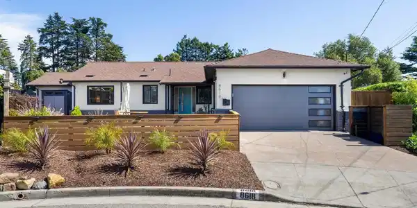 8618 Edgehill Court
