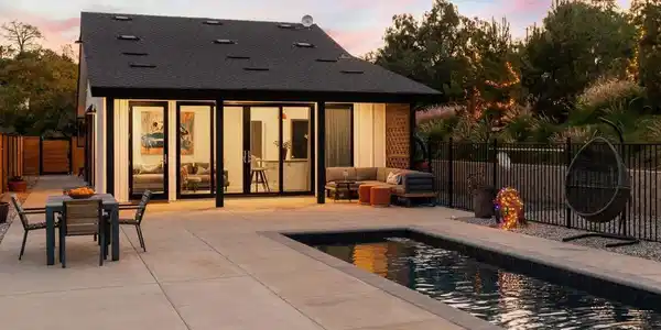 6937 KELLYN Lane