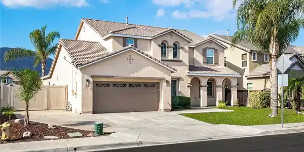 476 Peregrine Ln