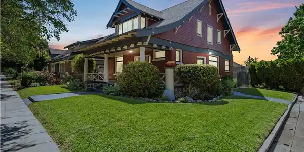 310 E Kingsley Avenue