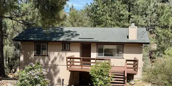 1716 Lassen Way