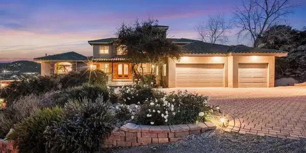 18351 WOODS HILL