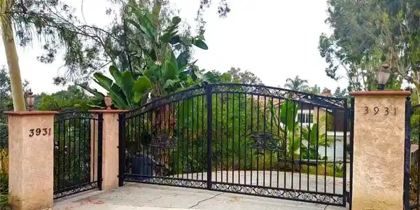 3931 E Lorencita Drive
