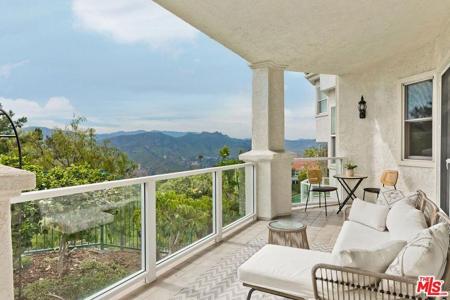 2048 Palisades Drive