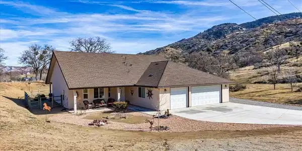 17600 Ascot Court