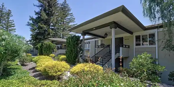 1941 Skycrest Dr