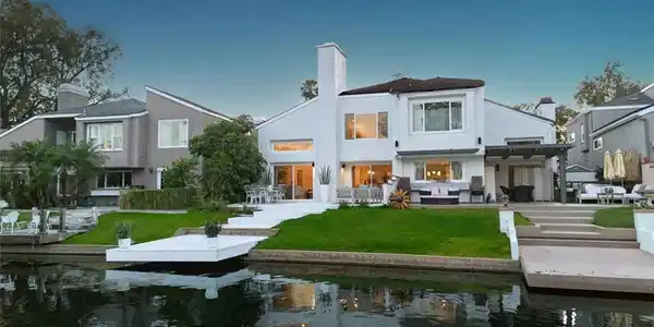 22526 Lake Forest Lane
