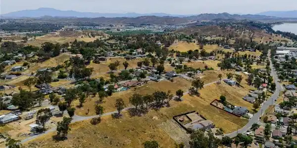 0 Lake Elsinore