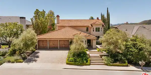 5120 Lafitte Drive