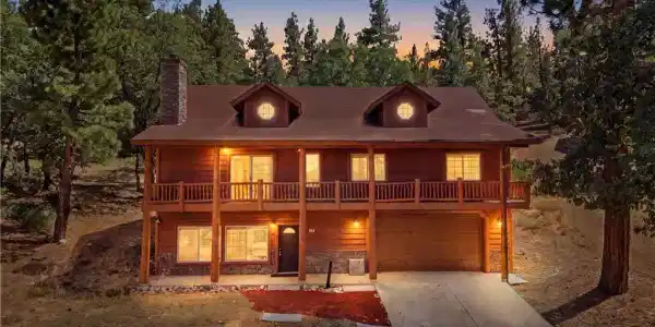 1371 La Crescenta