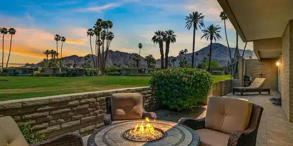 45136 Avenida Paloma