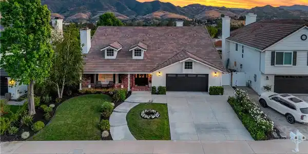 5879 Ridgebrook
