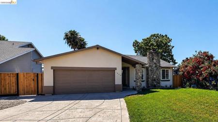 1264 Beach Ct