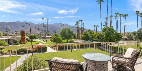 431 Desert Lakes Drive