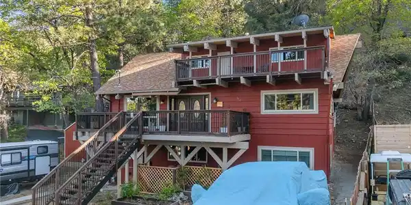 1147 Twin Lakes